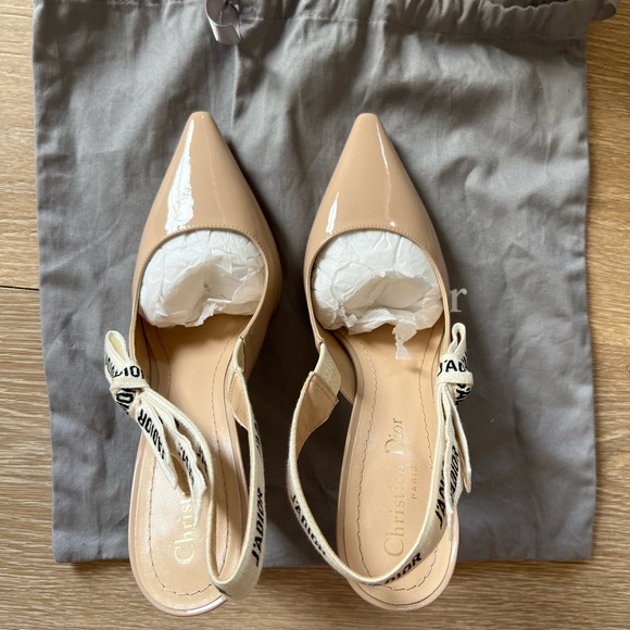 J'ADIOR SLINGBACK PUMP in Nude Patent Calfskin 10cm Heel - Picture 4 of 14